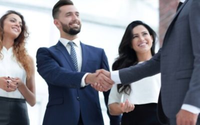 Cómo recordar los nombres y detalles de las personas para ganar sus simpatías